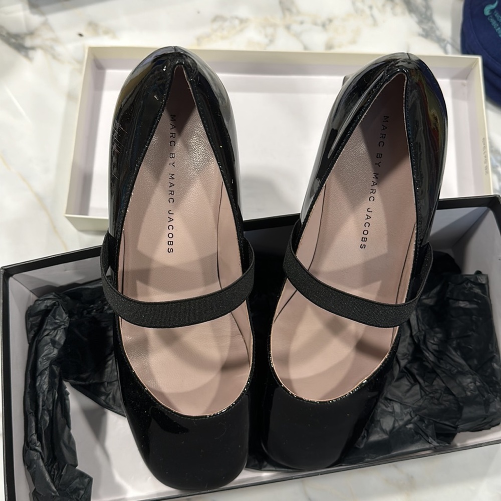 Marc by Marc Jacobs black patented mary jane shoes